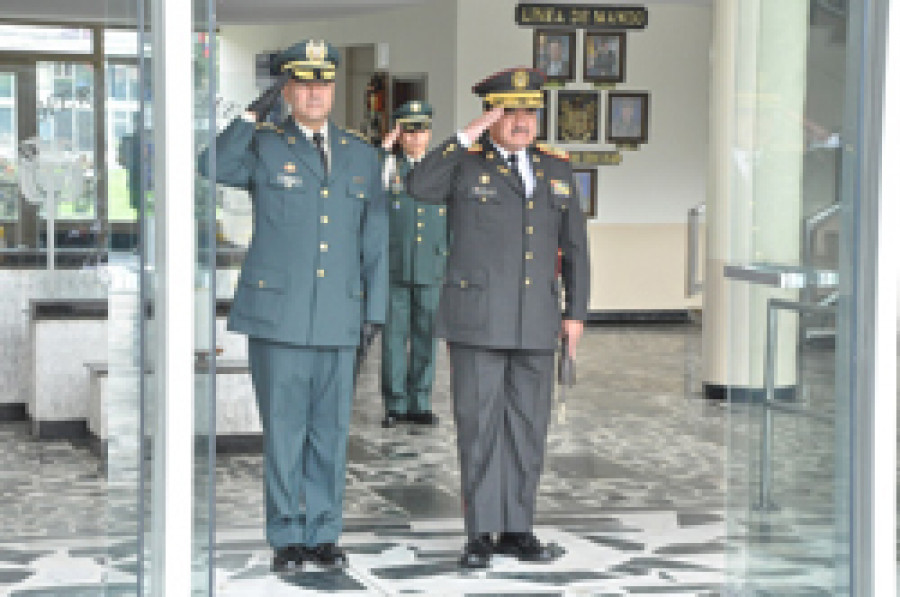 ComandanteEjercitoEcuador Colombia