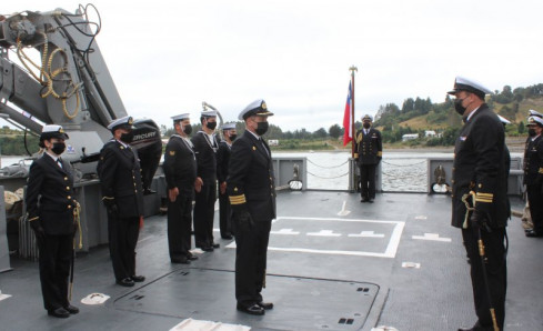 Cambio de mando en unidades de la Quinzona foto Armada de Chile