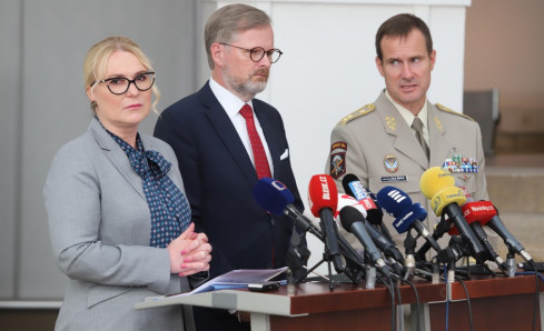 La ministra de Defensa checa Jana Černochová, durante el anuncio de las nuevas compras. Foto Ministerio de Defensa de la República Checa