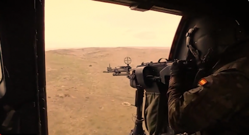 Ametralladora helicoptero cougar irak