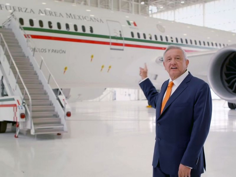 Presidente de México confirmó que aerolínea operada por la Sedena podría iniciar este mismo año