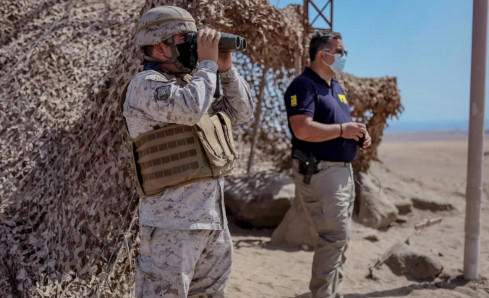 Personal militar y de la PDI en labores de vigilancia fronteriza en Arica Foto Ejército de Chile