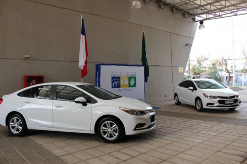 Vehículos Chevrolet Cruze de Carbineros de Chile Foto Municipalidad de Padre Hurtado