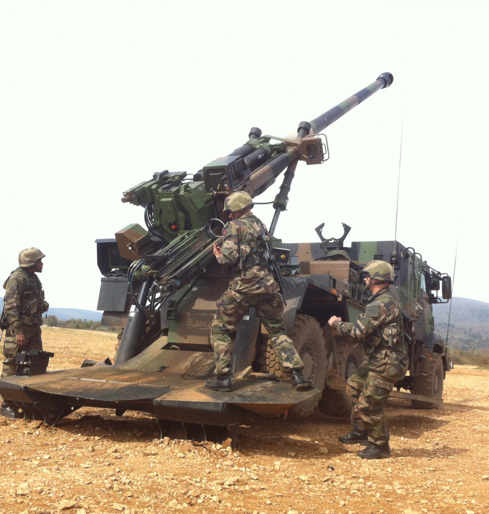 Sistema de artillería Caesar 6x6 en accion. Foto Ginés Soriano Forte Infodefensa