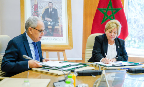 Momento de la firma de las compensaciones industriales por el contrato de helicópteros Apache para Marruecos. Foto Embajada de EEUU en Marruecos