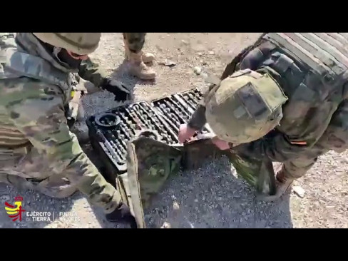 ¿Cómo se abre una brecha con manguera explosiva? - Ejército de Tierra