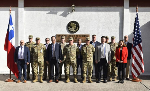 Visita del Devcom del Ejército de Estados Unidos a la Academia de Guerra Foto Ejército de Chile