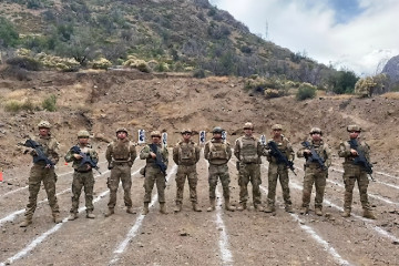 Capacitación de instructores del Curso de Montaña en tiro diurno y nocturno con equipo optrónico Firma Escuela de Montaña del Ejército de Chile