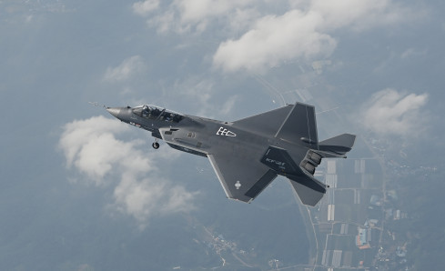 El KF 21 Boromae es un símbolo del alto desarrollo tecnológico e integración de capacidades de la industria aeroespacial y de defensa de Corea Firma KAI