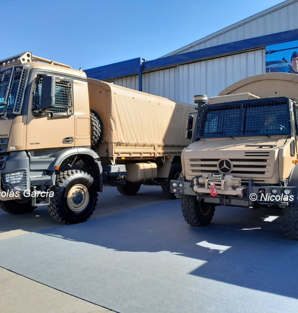 Camiones Mercedes Benz Arocs y Unimog 4000 presentados ppr Kaufmann en Fidae 2024 Firma Nicolás García
