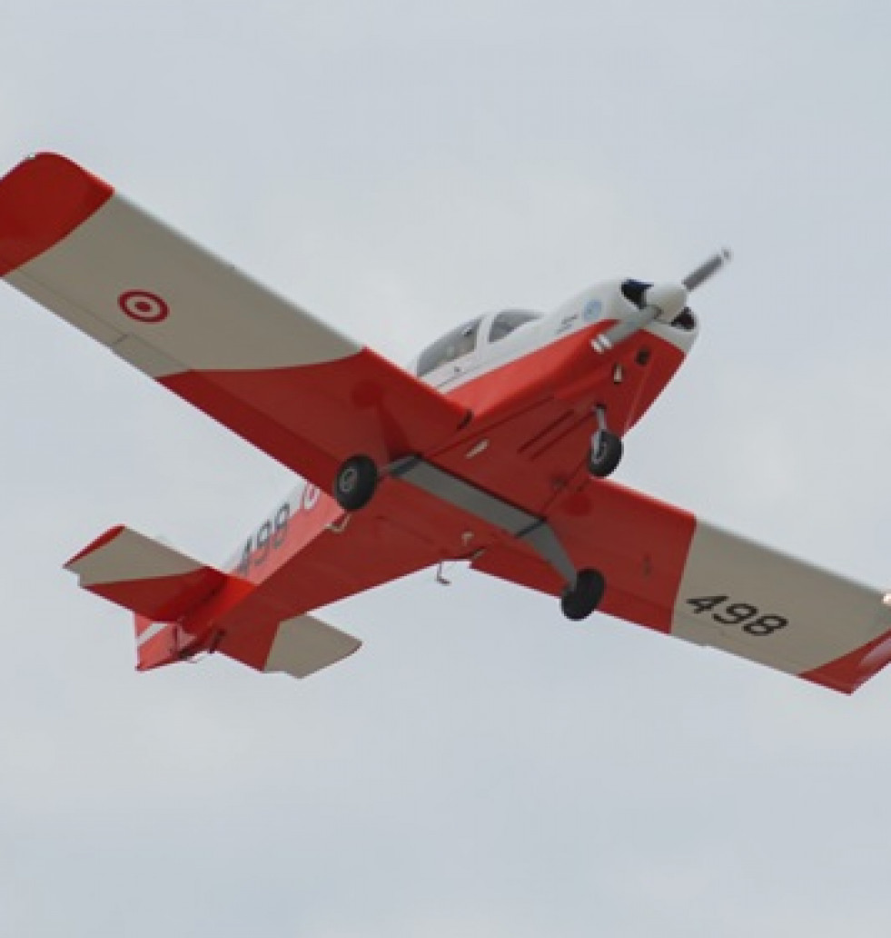 Peru avión de entrenamiento primario CH 2000 (1)