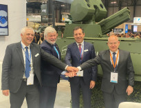 Firma en Feindef 2025 del acuerdo sobre defensa aérea de Rheinmetall, Navantia, Sapa y Rheinmetall Expal Munitions. Foto. Ginés Soriano Forte Infodefensa