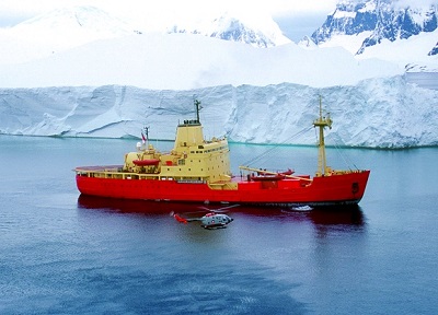 El rompehielos `Almirante Viel´ durante una expedición en la Antártida. Foto: Armada de Chile.