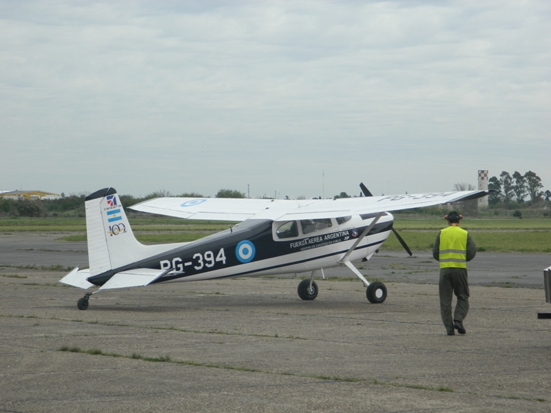 Simulacro nuclear Cessna 180 F. Foto: Fuerza Aérea Argentina.