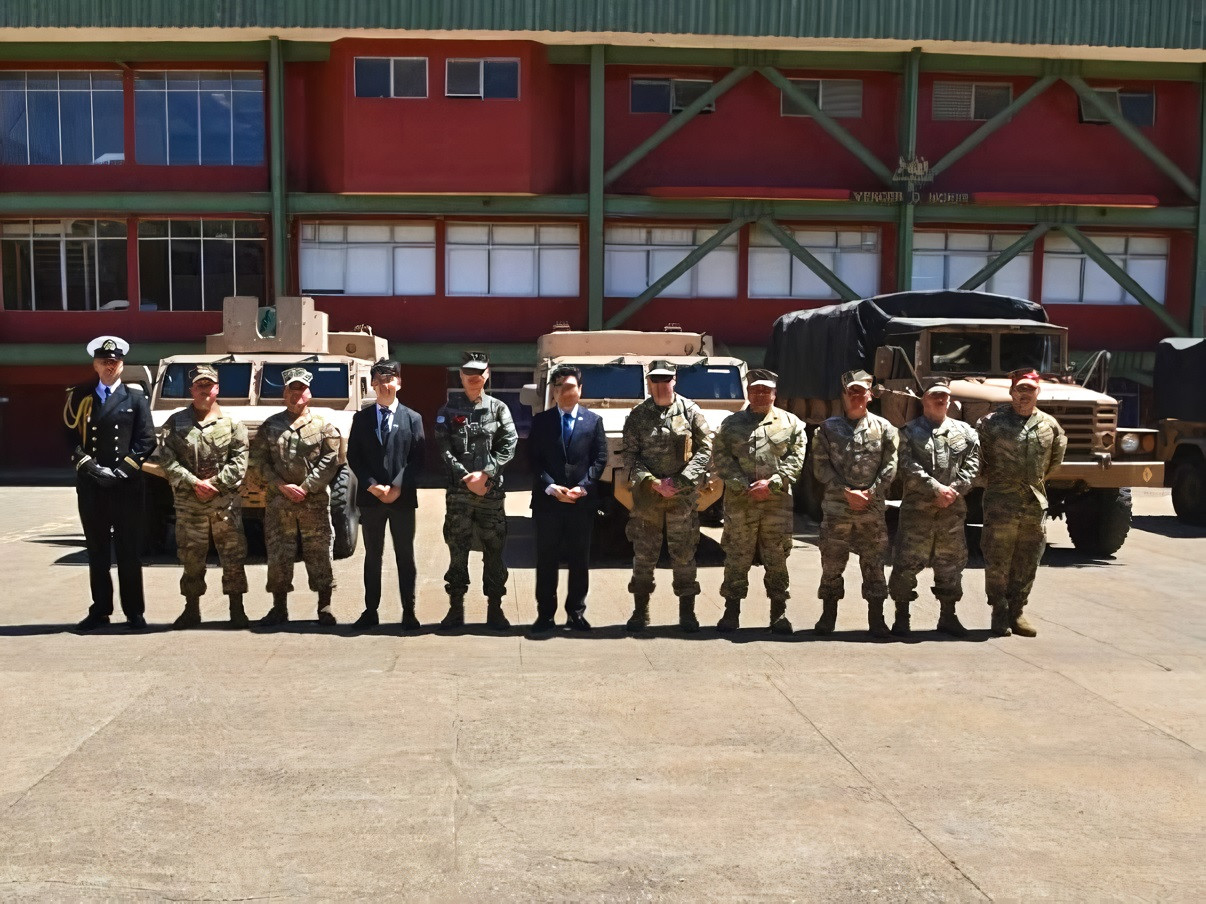 La Infantería de Marina de Chile entrega sus vehículos blindados KLTV 4×4 a la Embajada de Corea
