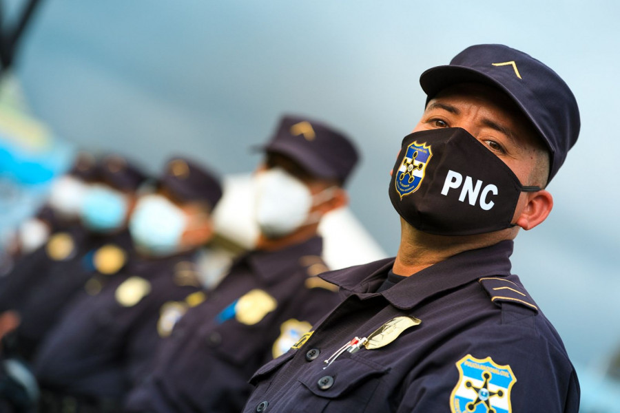 Efectivos de la Policía Nacional Civil. Foto Presidencia de El Salvador