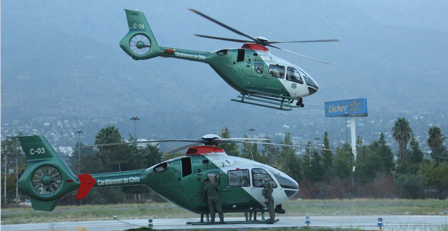 Helicópteros Airbus H-135 de Carabineros con los focos de búsqueda de Trakka Systems. Foto Ministerio del Interior