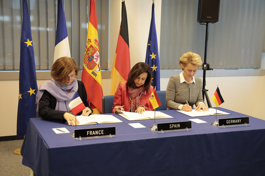 Firma del acuerdo del FCAS entre Francia, España y Alemania. Foto MDE