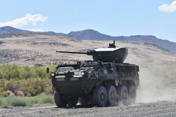 Blindado 8x8 Stryker dotado de la torre MCWS de Oshkosh. Foto Oshkosh