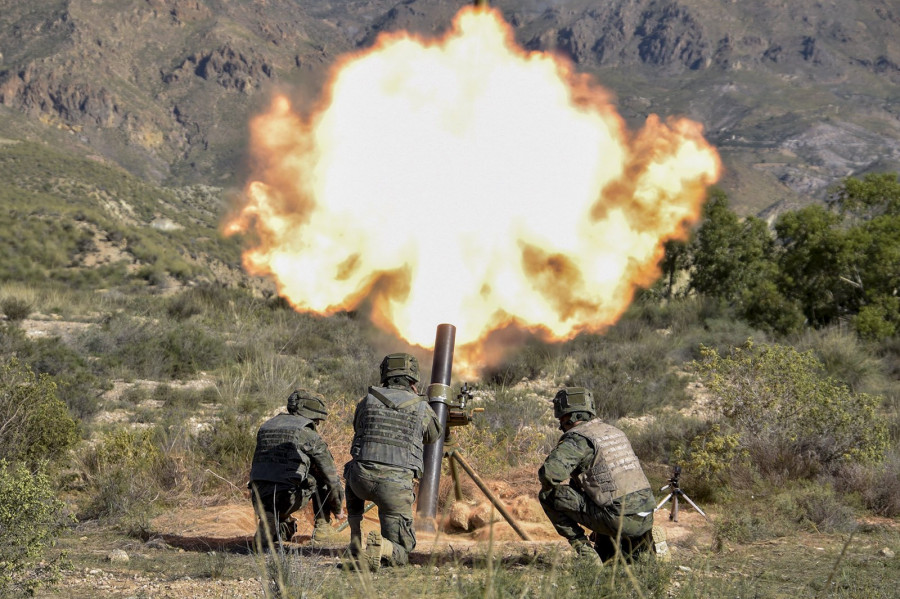 Ejercicio con mortero de 120 mm. Foto Ejército de Tierra