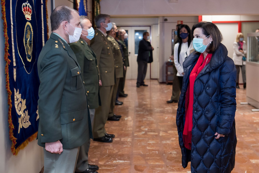 Visita de la ministra de Defensa, Margarita Robles, a la sede de Isfas. Foto Ministerio de Defensa