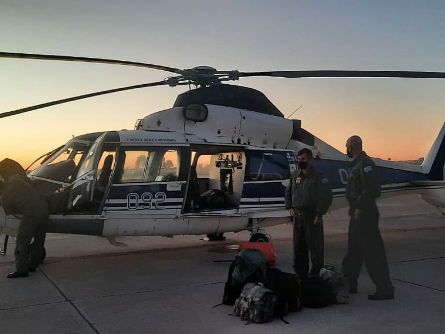 El Dauphin FAU 092 previo al inicio de su vuelo a Chile. Foto Fuerza Aérea Uruguaya