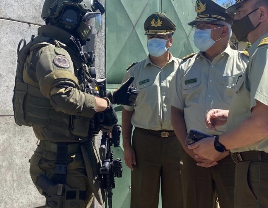 También se contempla la adquisición de nuevo equipamiento de protección. Foto Carabineros de Chile