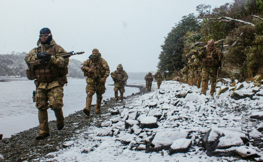 Infantes de Marina en entrenamiento en clima frío. Foto Armada de Chile