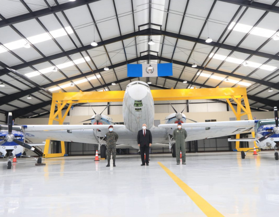 Acto de entrega de las aeronaves a la Fuerza Aérea. Foto Ministerio de Defensa de Guatemala