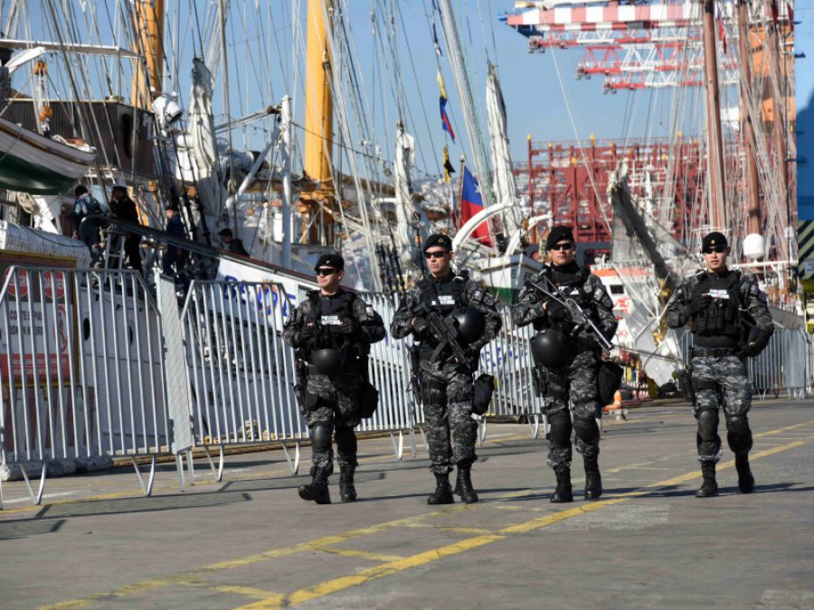 Efectivos del Grupo de Respuesta Inmediata. Foto Armada de Chile