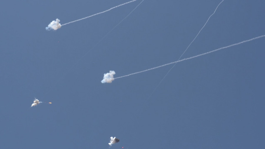 Cohetes interceptados por el sistema Iron Dome. Foto Rafael