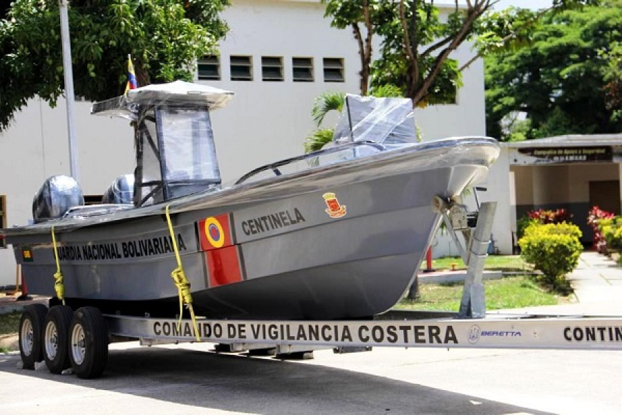 Lancha interceptora Centinela. Foto Viceministerio de Servicios para la Defensa
