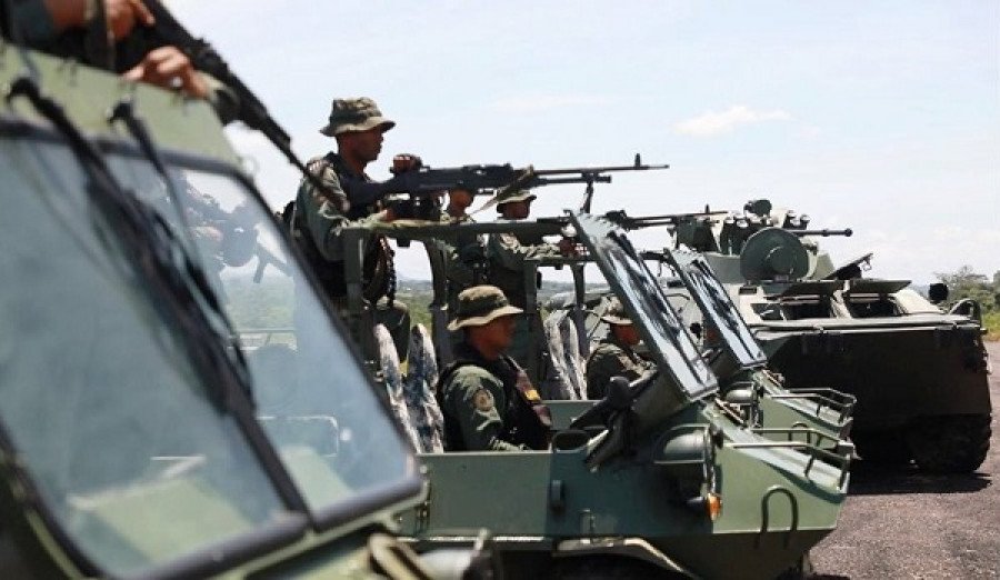 Vehículos anfibios CSVP4 ATV Lynx y un blindado BTR-80. Foto ZODI 31 Apure