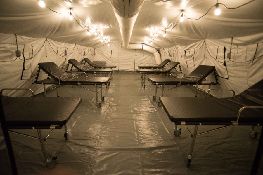 El interior de uno de los hospitales de campaña donados por Estados Unidos. Foto Ministerio de Defensa