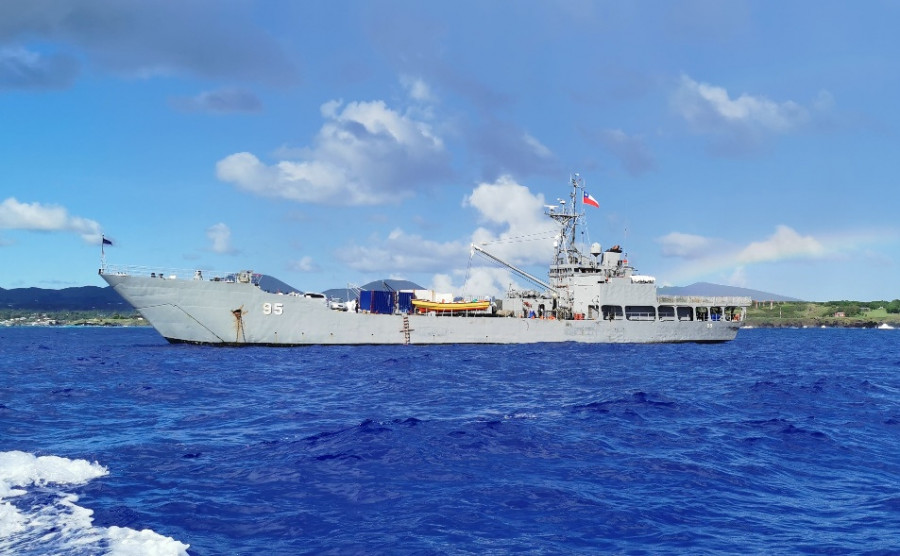 El viaje se realizó en el marco de la Comisión Insular Nº1 a Rapa Nui. Foto Armada de Chile
