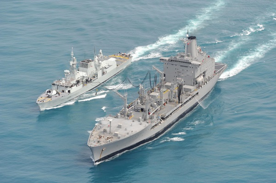 Chile Armada AO52 Montt HMCSVancouver RoyalCanadaNavy