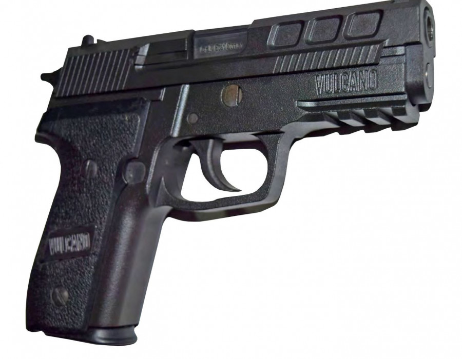 Pistola semiautomática de doble acción Vulcano de 9x19 mm. Foto: Famae