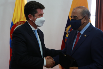 Reunión entre los ministros de Defensa de Ecuador y Colombia. Foto: Ministerio Defensa del Ecuador