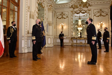 La ceremonia se realizó en el salón Prat del edificio de la Comandancia en Jefe de la Armada. Foto: Armada de Chile