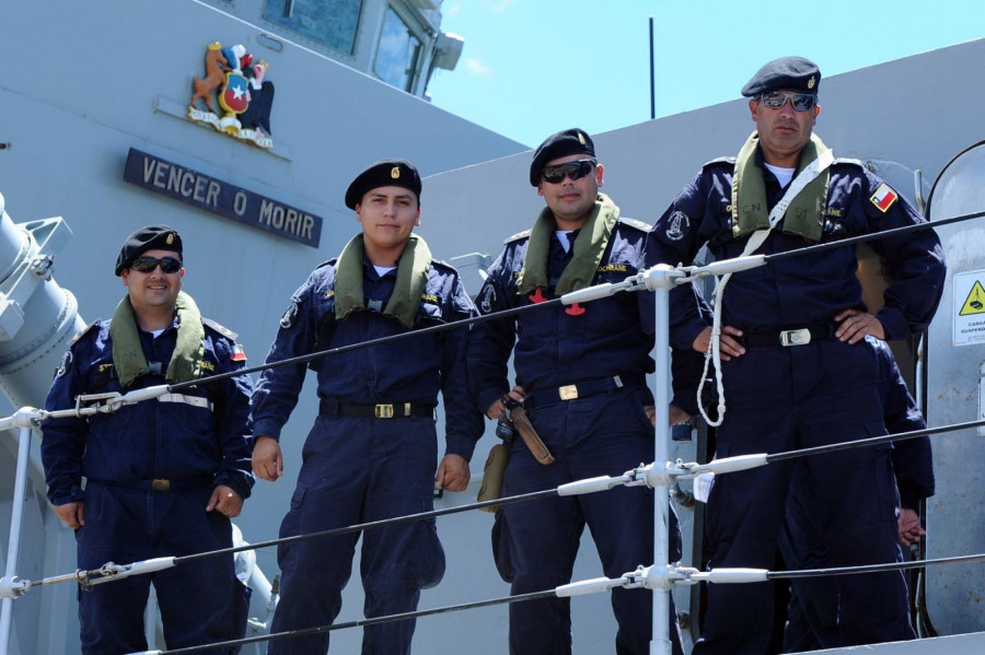 Tripulacion Fragata FF 05 Almirante Cochrane Rimpac 2016 Foto Armada de Chile