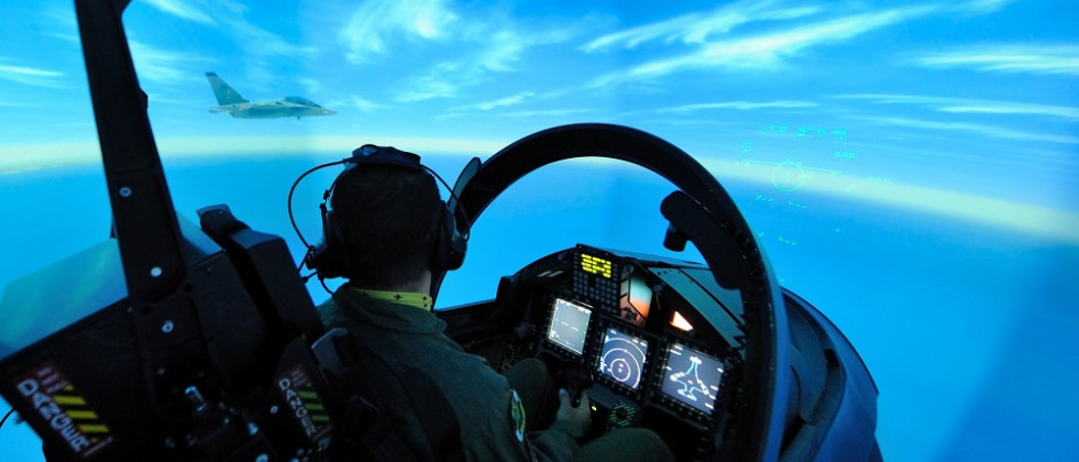 Simulador del avión de entrenamiento M-346. Foto: Leonardo  CAE
