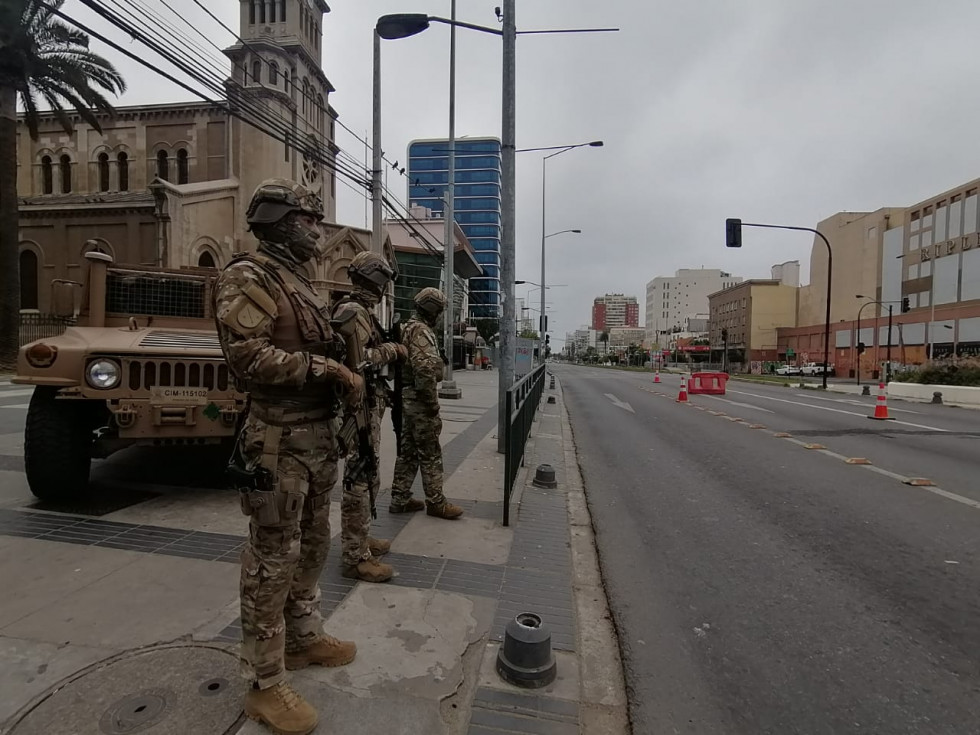Las patrullas militares están desplegadas en distintos puntos del país. Foto: Armada de Chile