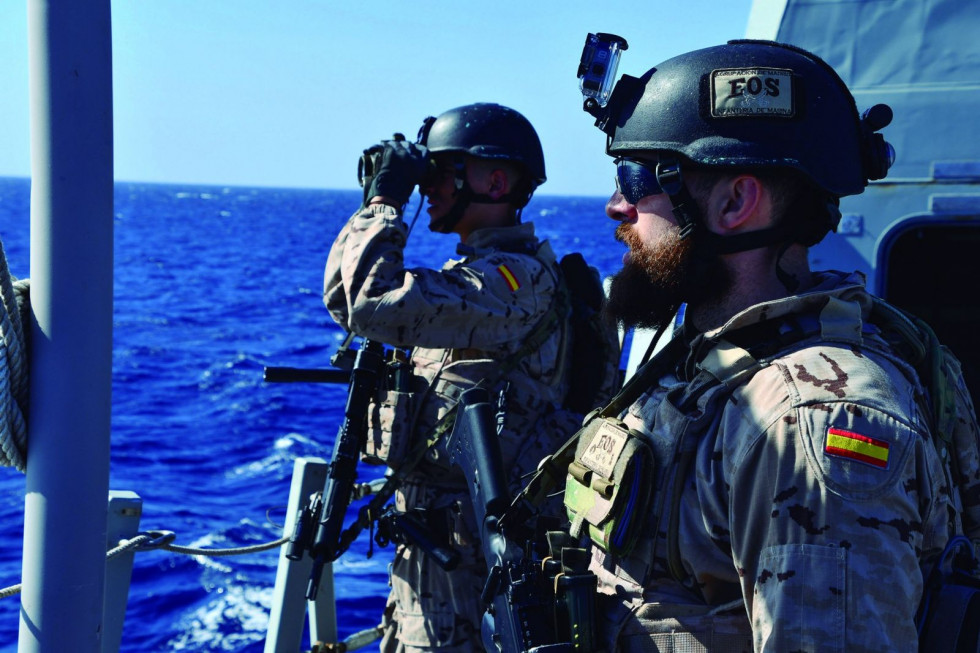 Equipo de seguridad de Infantería de Marina a bordo de un buque. Foto: Ministerio de Defensa