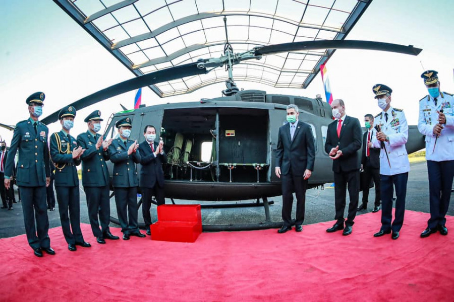 Entrega de una de las unidades donadas por Taiwan Foto: Presidencia de Paraguay
