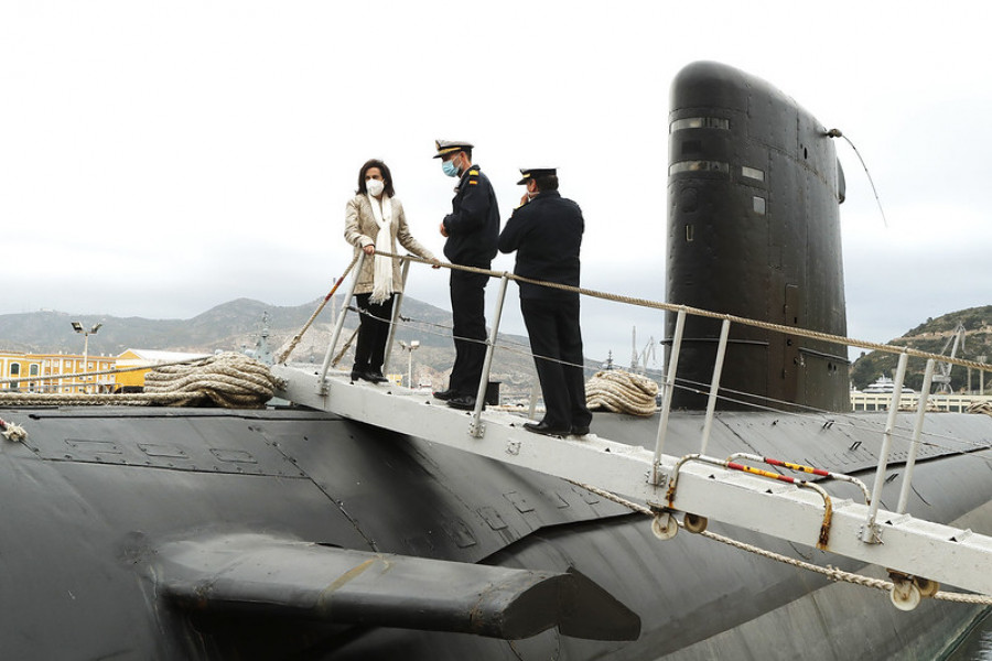 Margarita Robles durante la visita a la base de submarinos. Foto: Ministerio de Defensa