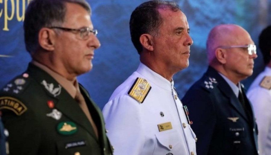 Los tres jefes de las Fuerzas Armadas cesados. Foto: Archivo