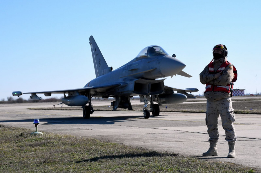 Caza de combate Eurofighter en Rumanía. Foto: Ejército del Aire