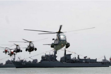 FragatasLupo SeaKing MGP MarinaGuerraPeru
