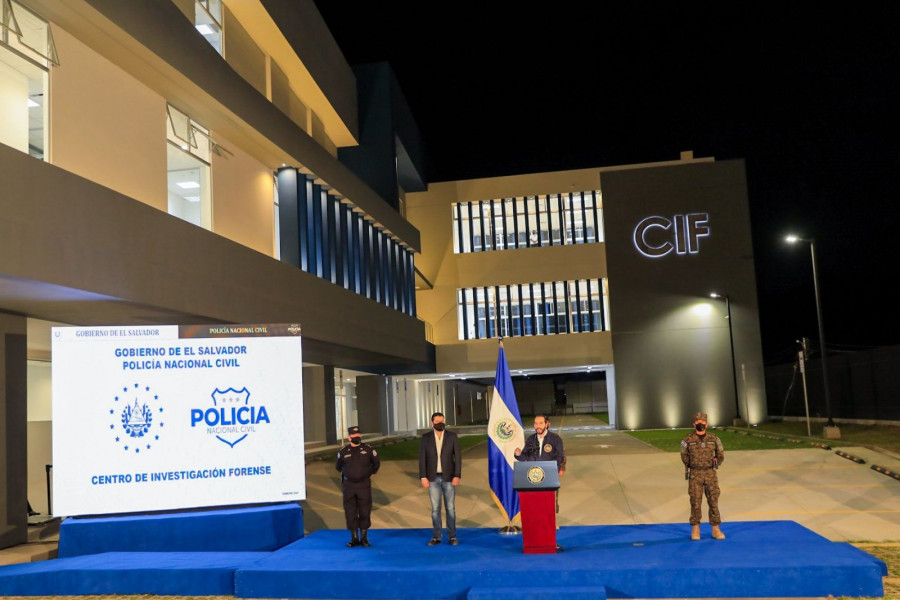 El presidente Bukele en la inauguración del Centro de Investigación Forense. Foto: Presidencia de El Salvador