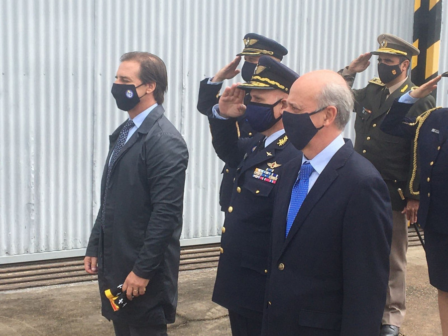 Presidente de Uruguay, Ministro de Defensa y Comandante en Jefe de la FAU Foto: Ministerio de Defensa
